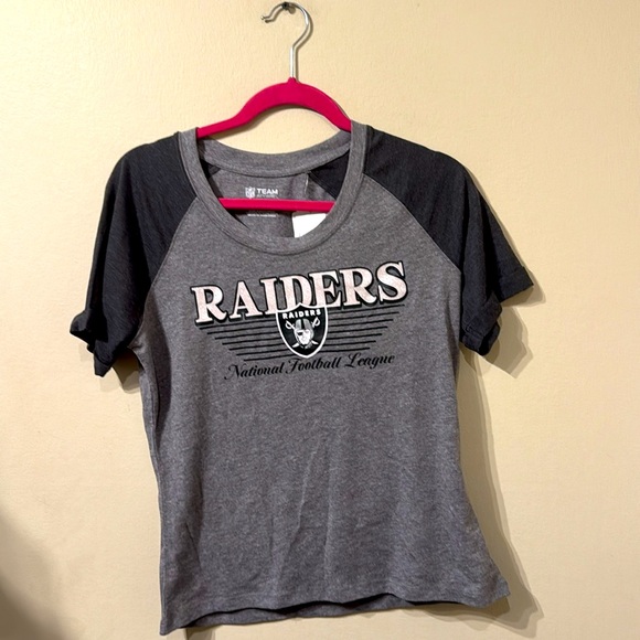 Women's Gray Short Sleeve Crew Neck NFL Licensed Las Vegas Raiders Shirt sz S - Picture 1 of 7
